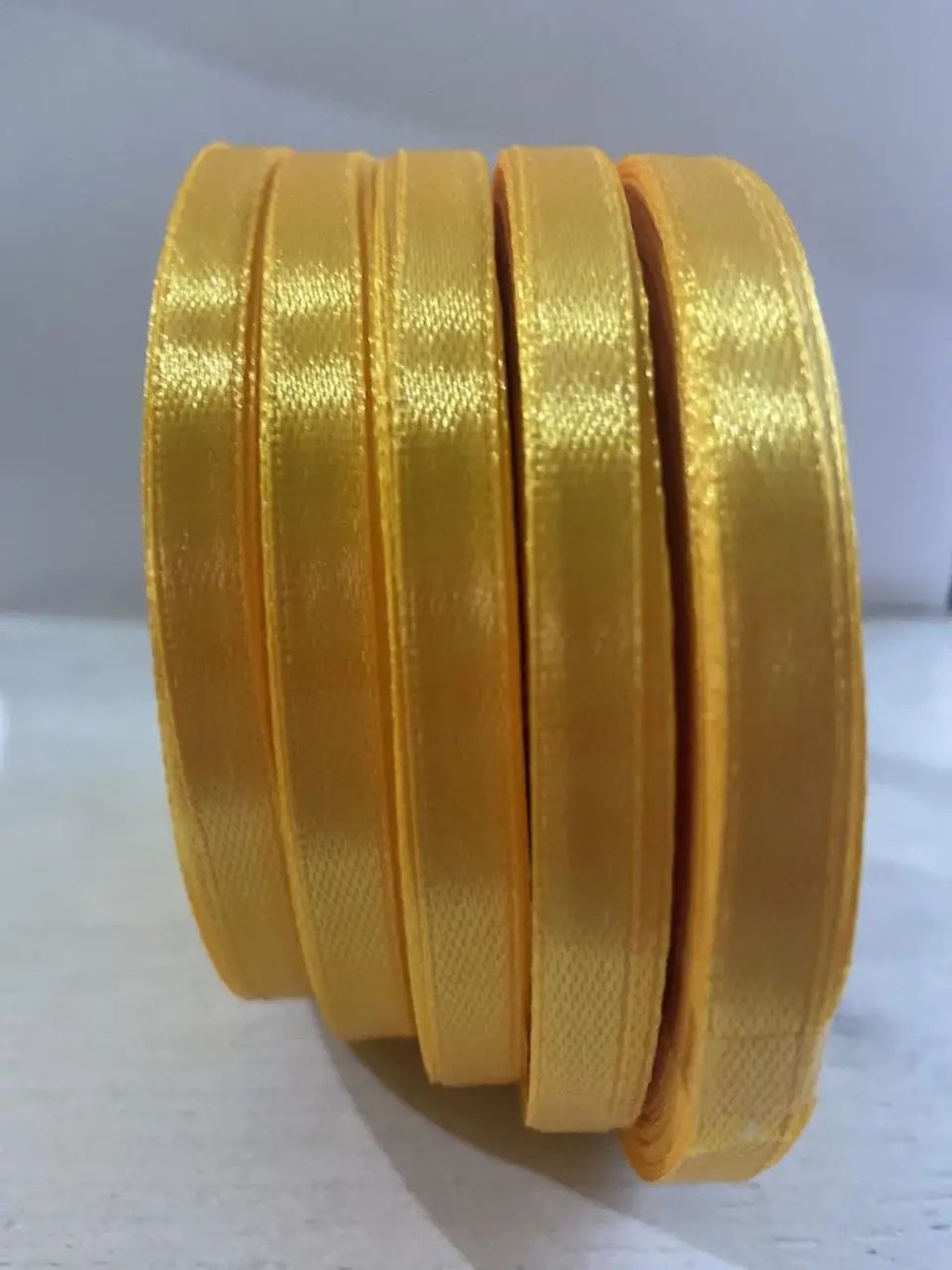 Стрічка атласна 0,6 см, 33 м, золотиста