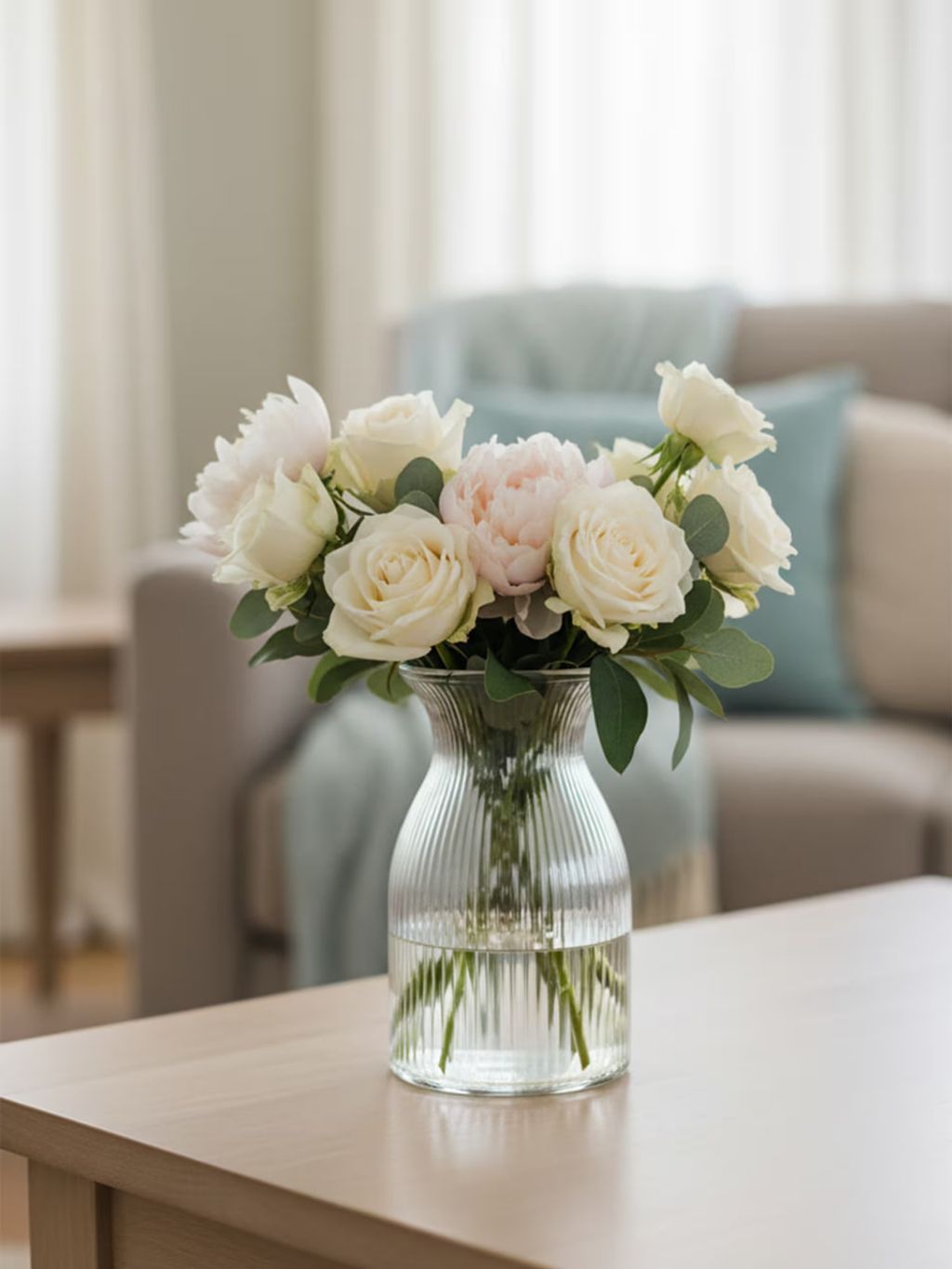 Рифлений вазон прозорий вигнутий